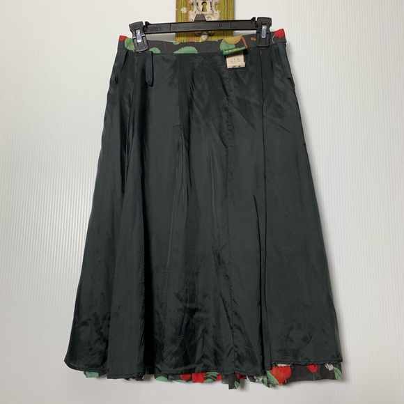 COPY - Geiger Collections Austria Women’s Pleated Skirt - Picture 3 of 11